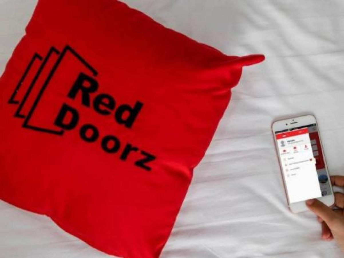 Reddoorz Plus Near Stie Ykpn Maguwo Eksteriør billede